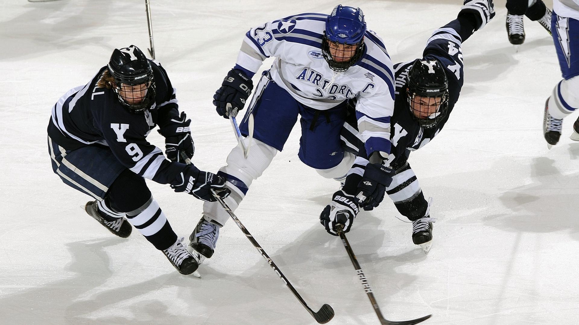 乌度卡盛赞申京前两场统治级表现，这就是他成为全明星的原因